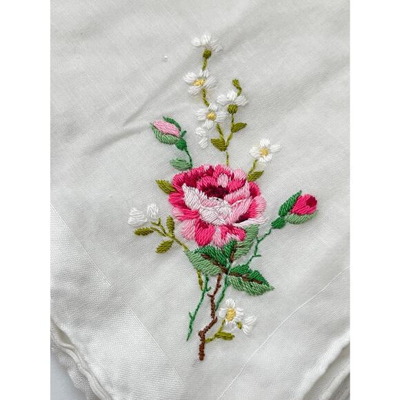 Vintage White Embroidered With Rose Hankie - Picture 2 of 5